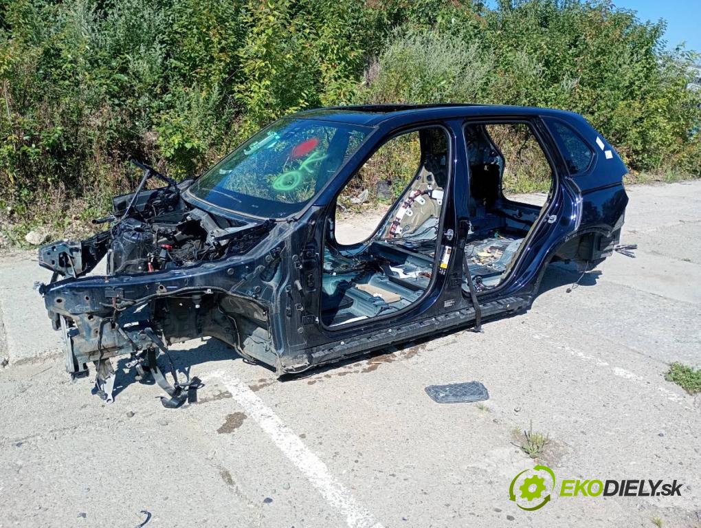 BMW F15 SUV 2018 225 kW xDrive 35 i 2979 KAROSERIA ČTVRŤÁK blatník práh střecha PODŁUŻNICA 