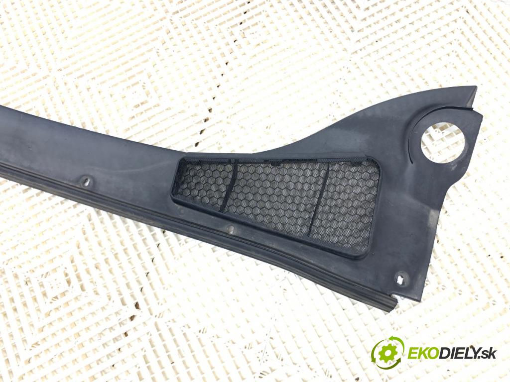FORD FOCUS III Kombi 2016 88 kW 1.5 TDCi 1499 Torpédo, plast pod čelné okno BM51-A02216-AF (Torpédo (plast pod čelným sklom))