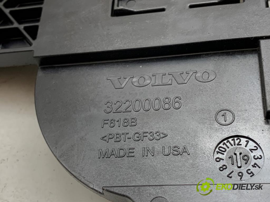 VOLVO S60 III sedan 2020 140 kW T4 1969 svorka plus 32200086
