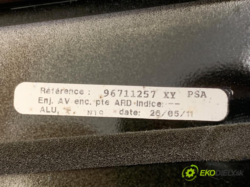 PEUGEOT 508 SW I Kombi 2011 115 kW 1.6 THP 1598 rámeček lišta dveře pravý zadní část 96711257