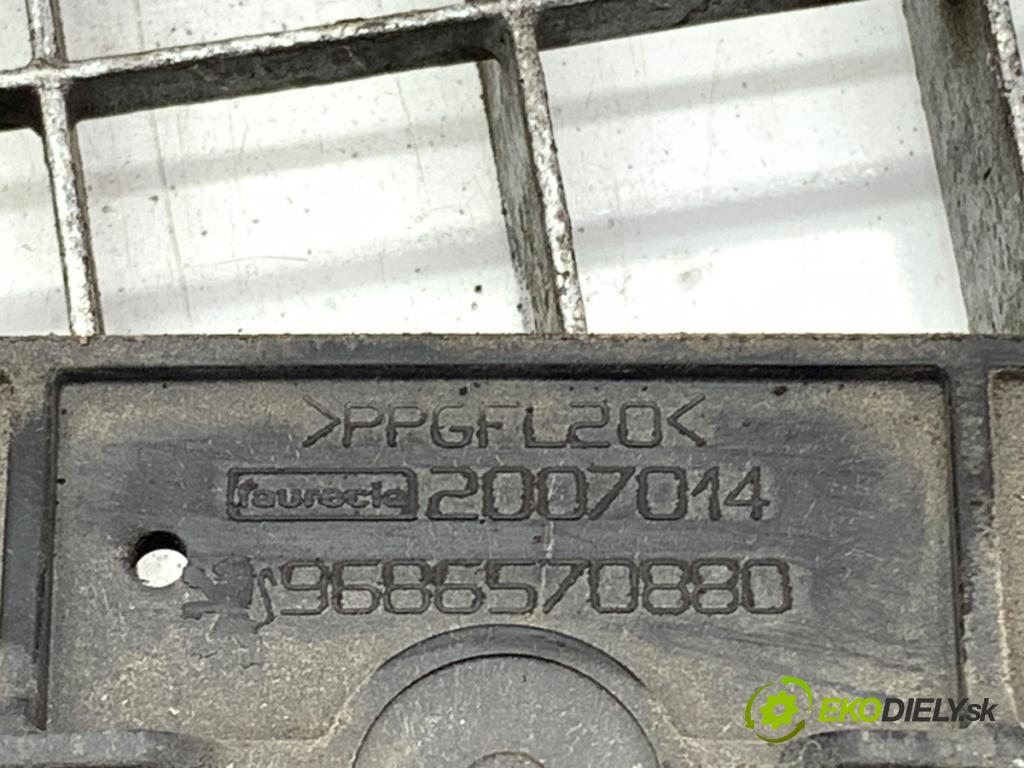 PEUGEOT 508 SW I Kombi 2011 115 kW 1.6 THP 1598 výztuha nárazníka přední část dolná 9686570880