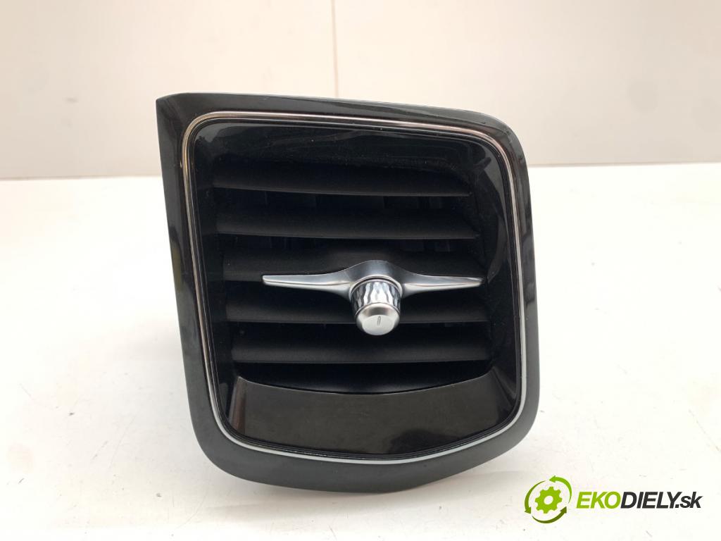 VOLVO V60 II Kombi 2019 140 kW D4 1969 Mriežky kúrenia pravy predný 31477876