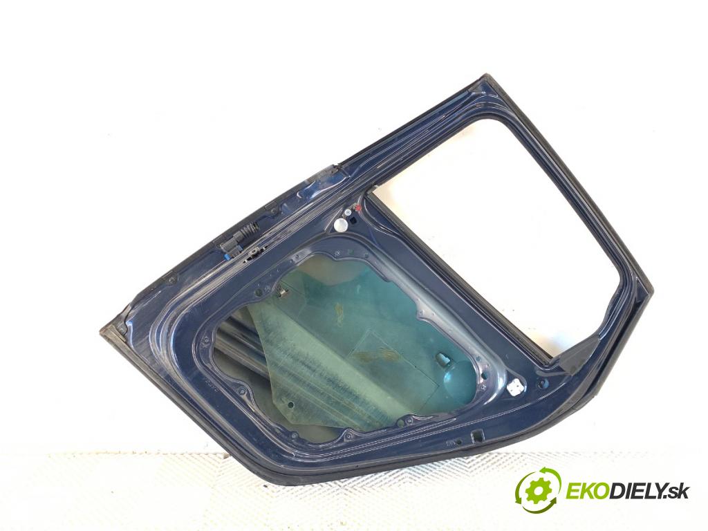 VOLVO V40 liftback 2013 84 kW D2 1560 dveře pravý zadní část