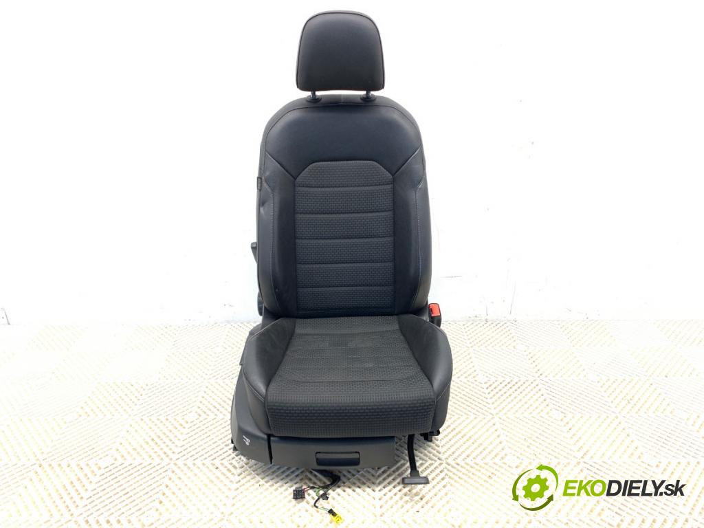 VW GOLF VII Kombi 2015 110 kW 2.0 TDI 1968 Sedadlo pravy predný 