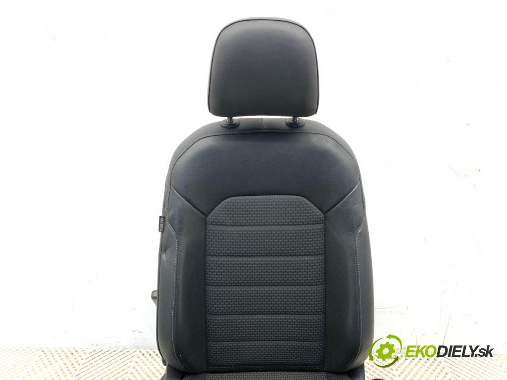 VW GOLF VII Kombi 2015 110 kW 2.0 TDI 1968 Sedadlo pravy predný