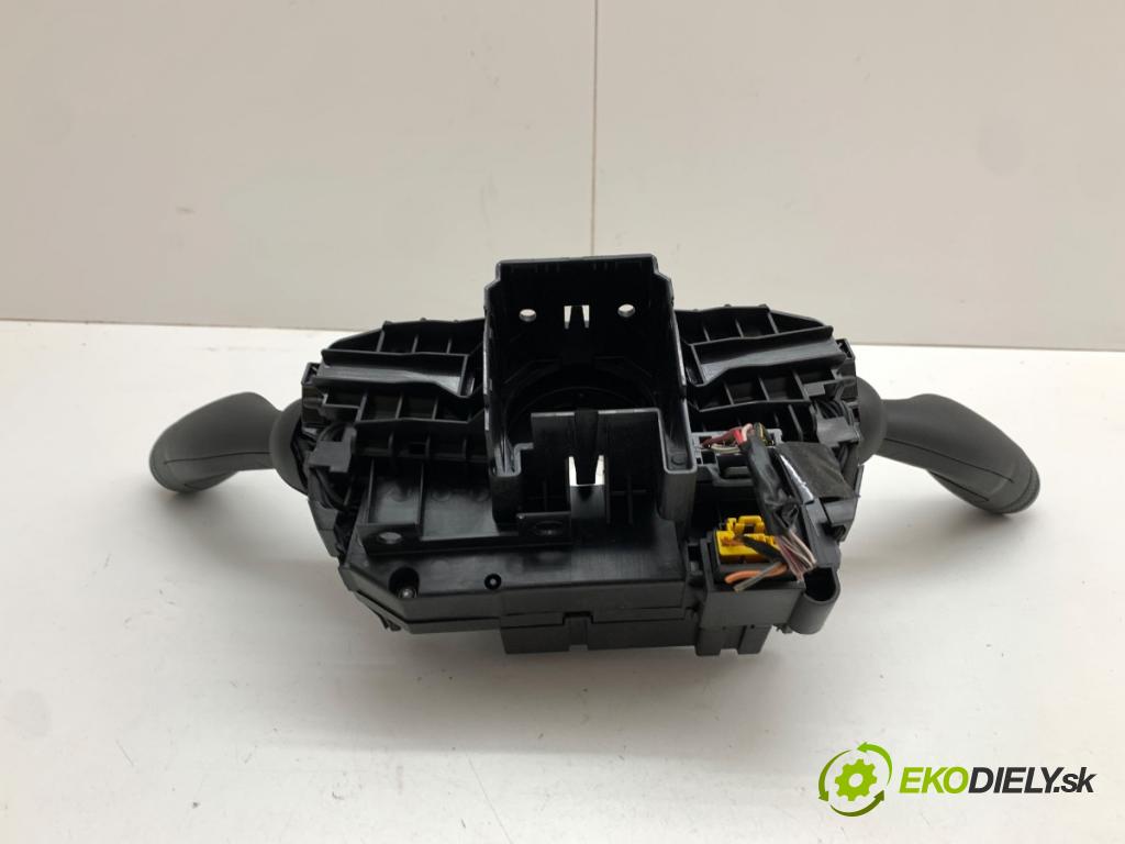 VOLVO S60 III sedan 2020 140 kW T4 1969 Prepínač kombinovaný  (Prepínacie páčky pod volantom)