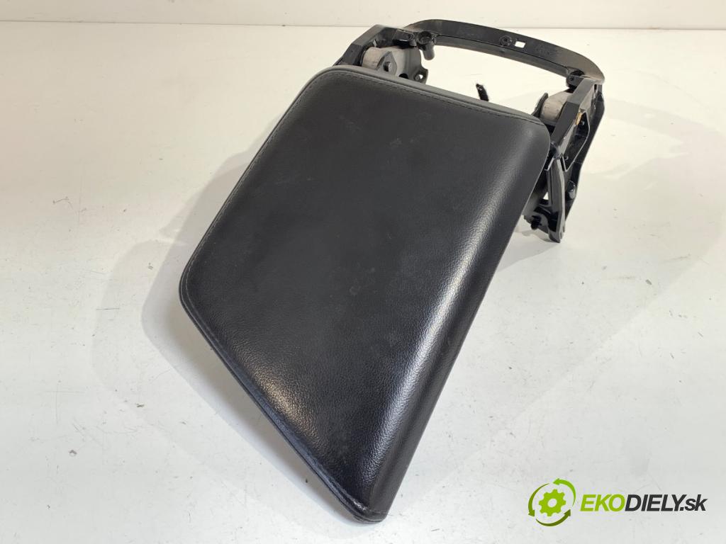 VOLVO S60 III sedan 2020 140 kW T4 1969 loketní opěrka 32260985 (Loketní opěrka)