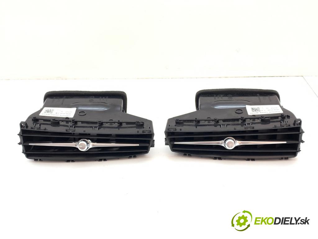 VOLVO S60 III sedan 2020 140 kW T4 1969 Mriežky kúrenia predný 31477274