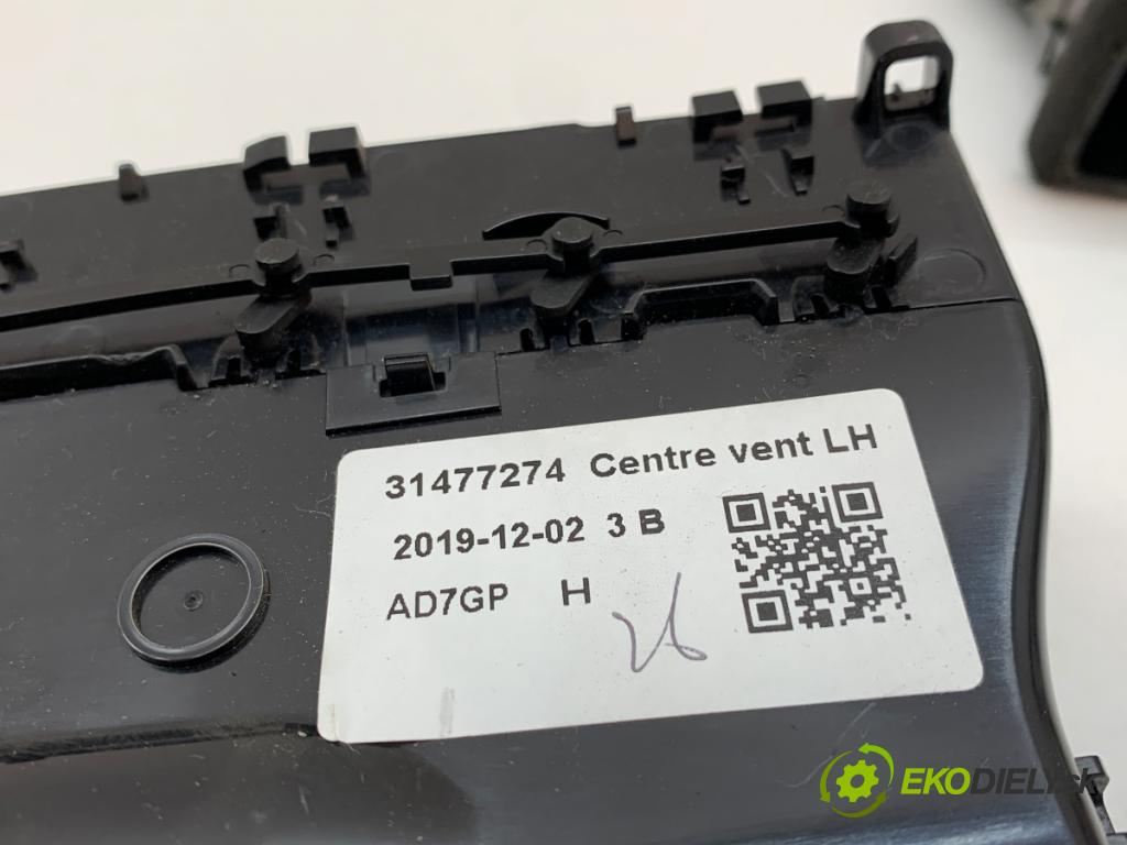 VOLVO S60 III sedan 2020 140 kW T4 1969 Mriežky kúrenia predný 31477274