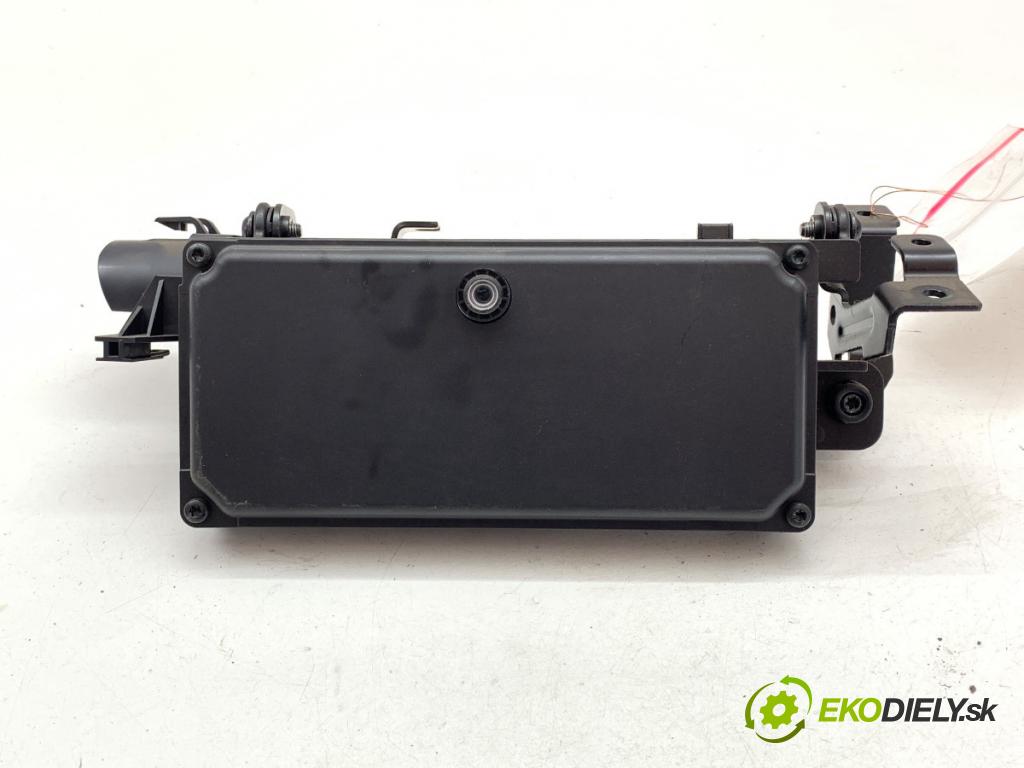 VOLVO S60 III sedan 2020 140 kW T4 1969 KAMERA okna prednej 32209788