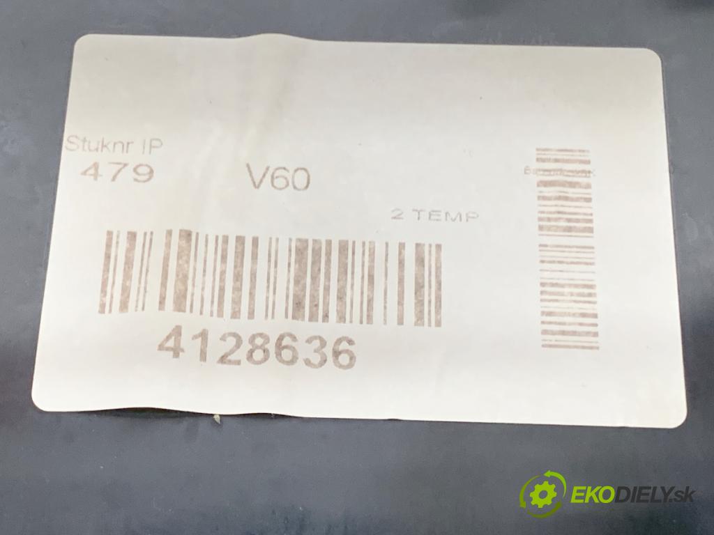 VOLVO V60 II Kombi 2019 140 kW D4 1969 palubní doska  (Palubní deska)