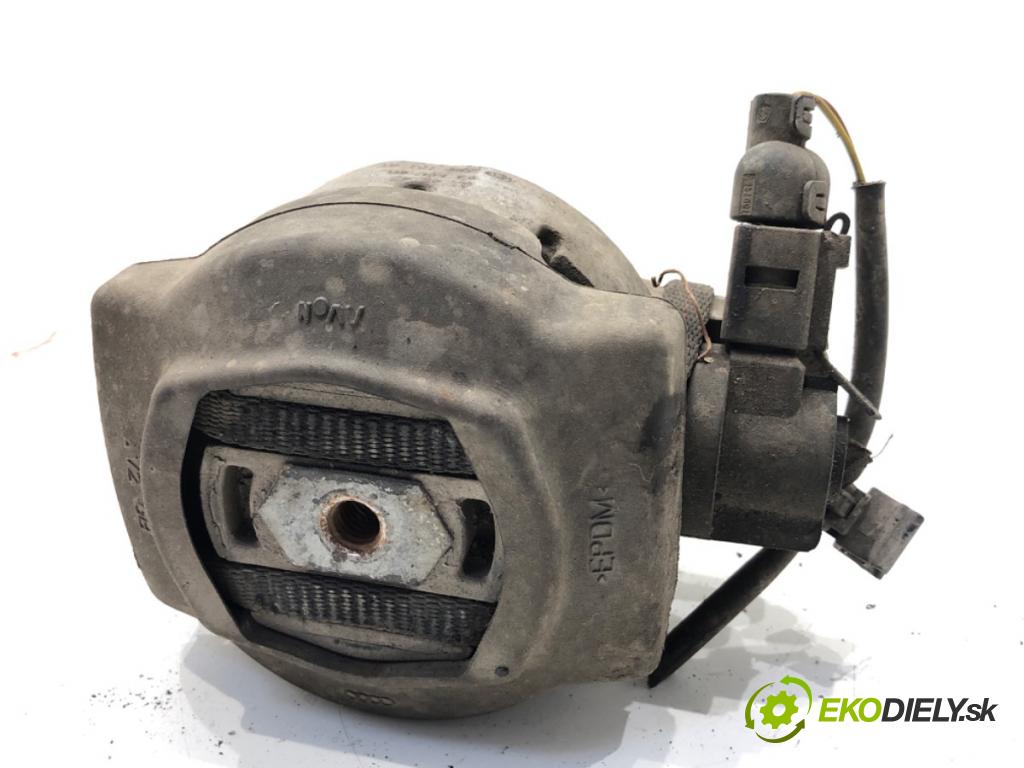 AUDI A8 D3 sedan 2005 191 kW 3.2 FSI 3123 AirBag Motor pravy zad 4E0399151AT