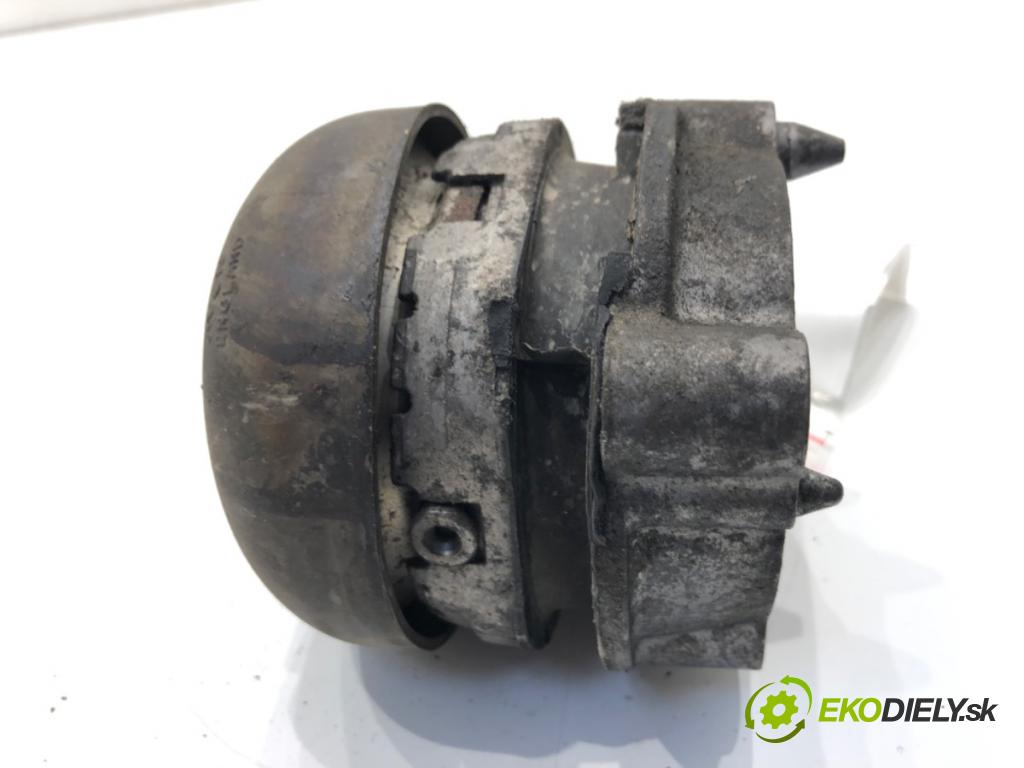 AUDI A8 D3 sedan 2005 191 kW 3.2 FSI 3123 AirBag Motor pravy predný 4E0199381