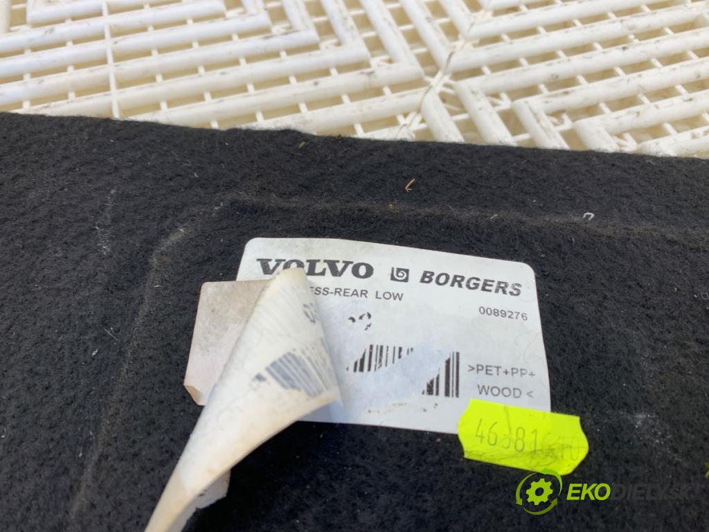 VOLVO V40 liftback 2013 84 kW D2 1560 KRYTINA: kufra