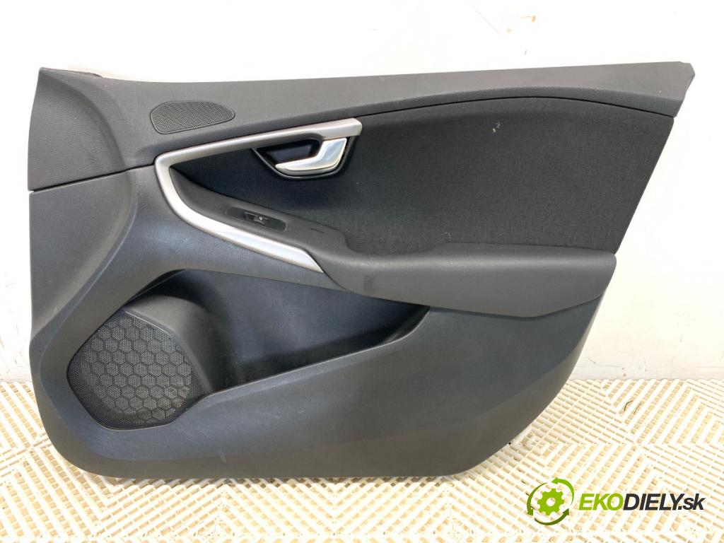 VOLVO V40 liftback 2013 84 kW D2 1560 ča dveře pravý přední část 