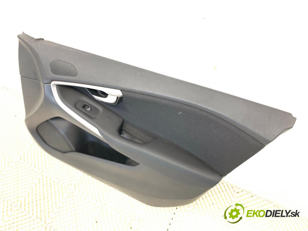 VOLVO V40 liftback 2013 84 kW D2 1560 ča dveře pravý přední část