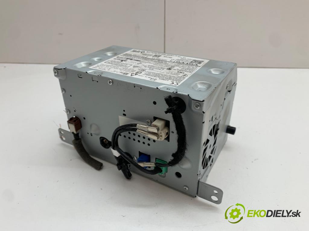 VOLVO V60 II Kombi 2019 140 kW D4 1969 RADIO 32247693 (Audio zařízení)
