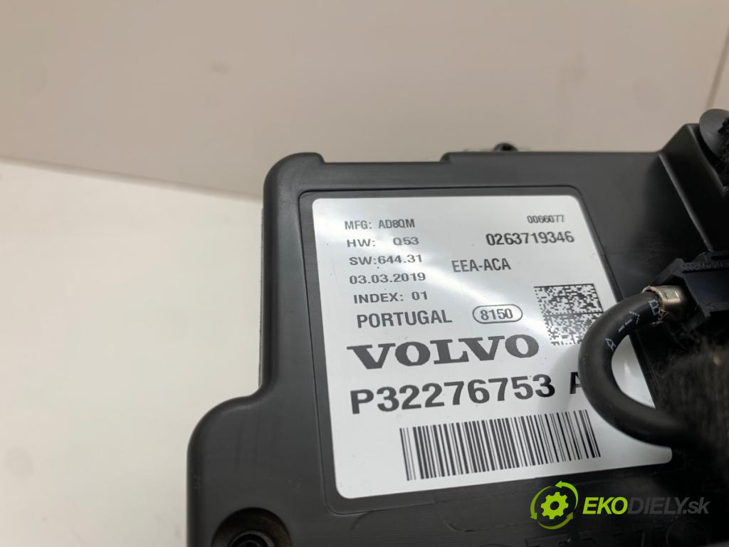 VOLVO V60 II Kombi 2019 140 kW D4 1969 prístrojovka P32276753 (Přístrojová deska)