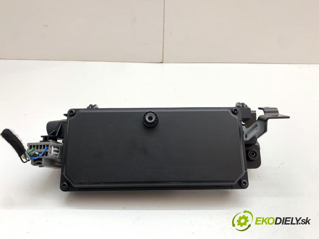 VOLVO V60 II Kombi 2019 140 kW D4 1969 KAMERA okna prednej 32134323