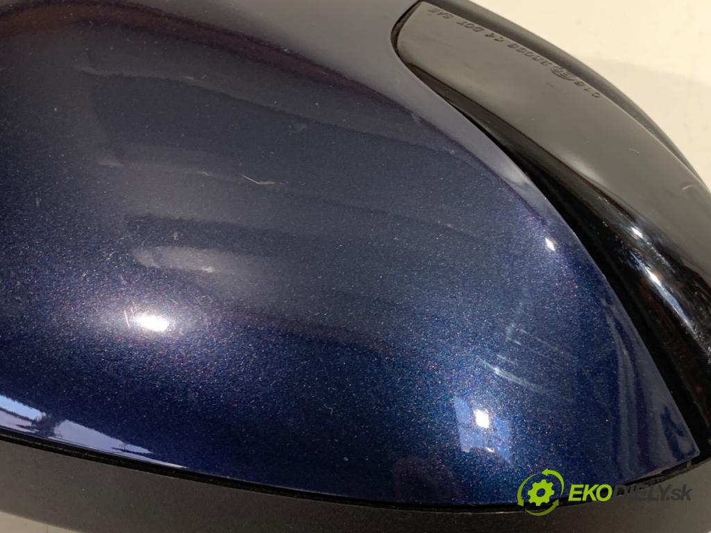VOLVO V40 liftback 2013 84 kW D2 1560 Spätné zrkadlo pravy