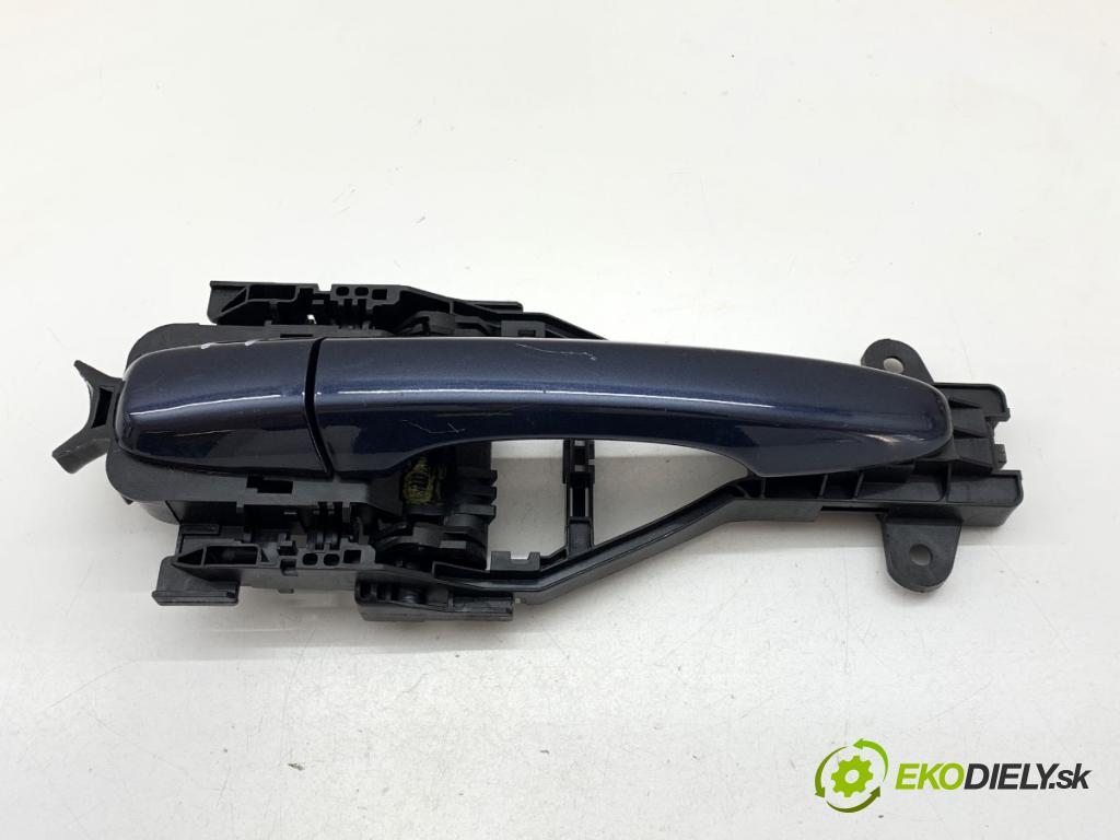 VOLVO V40 liftback 2013 84 kW D2 1560 Kľučka vonkajšia pravy predný 31276166