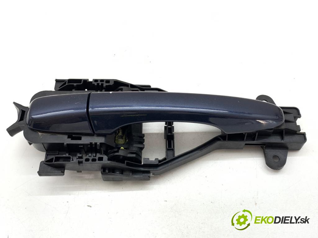 VOLVO V40 liftback 2013 84 kW D2 1560 klika vnejší pravý zadní část 31276168