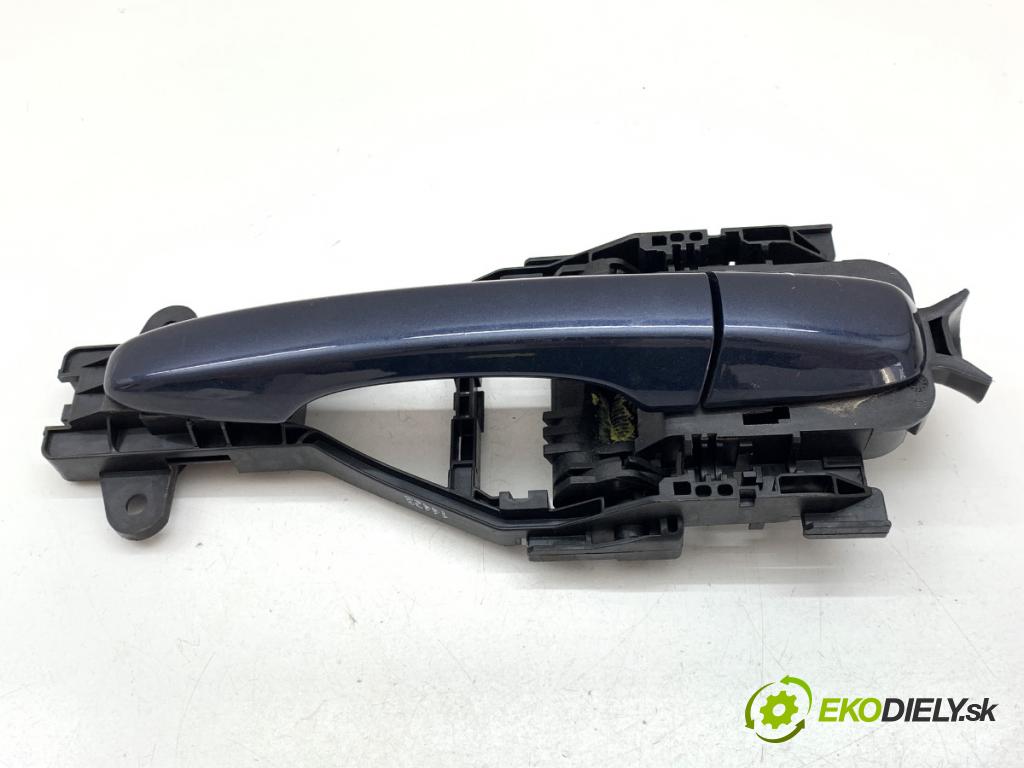 VOLVO V40 liftback 2013 84 kW D2 1560 klika vnejší levý zadní část 31276166