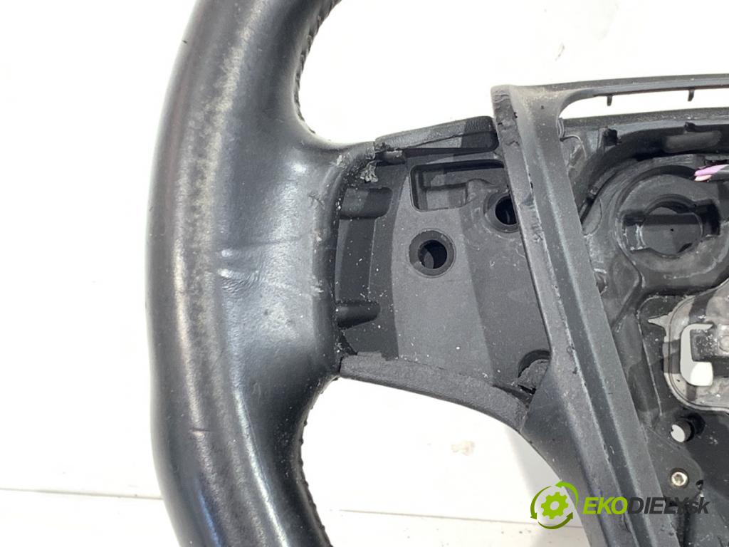 VOLVO V40 liftback 2013 84 kW D2 1560 Volant P31250592 (Volant)