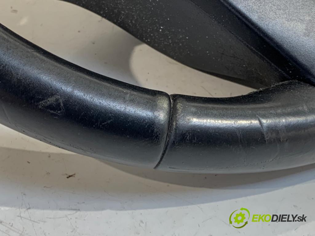 VOLVO V40 liftback 2013 84 kW D2 1560 Volant P31250592 (Volant)