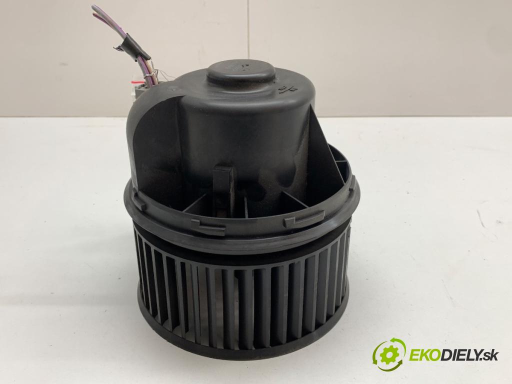 FORD FOCUS III Kombi 2016 88 kW 1.5 TDCi 1499 ventilátor kúrenia