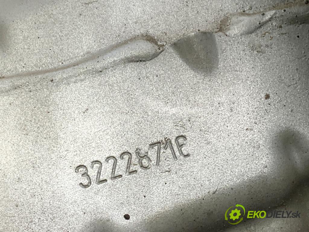 VOLVO S60 III sedan 2020 140 kW T4 1969 Výstuha nárazníka zad 32228058 (Výstuha zadná)