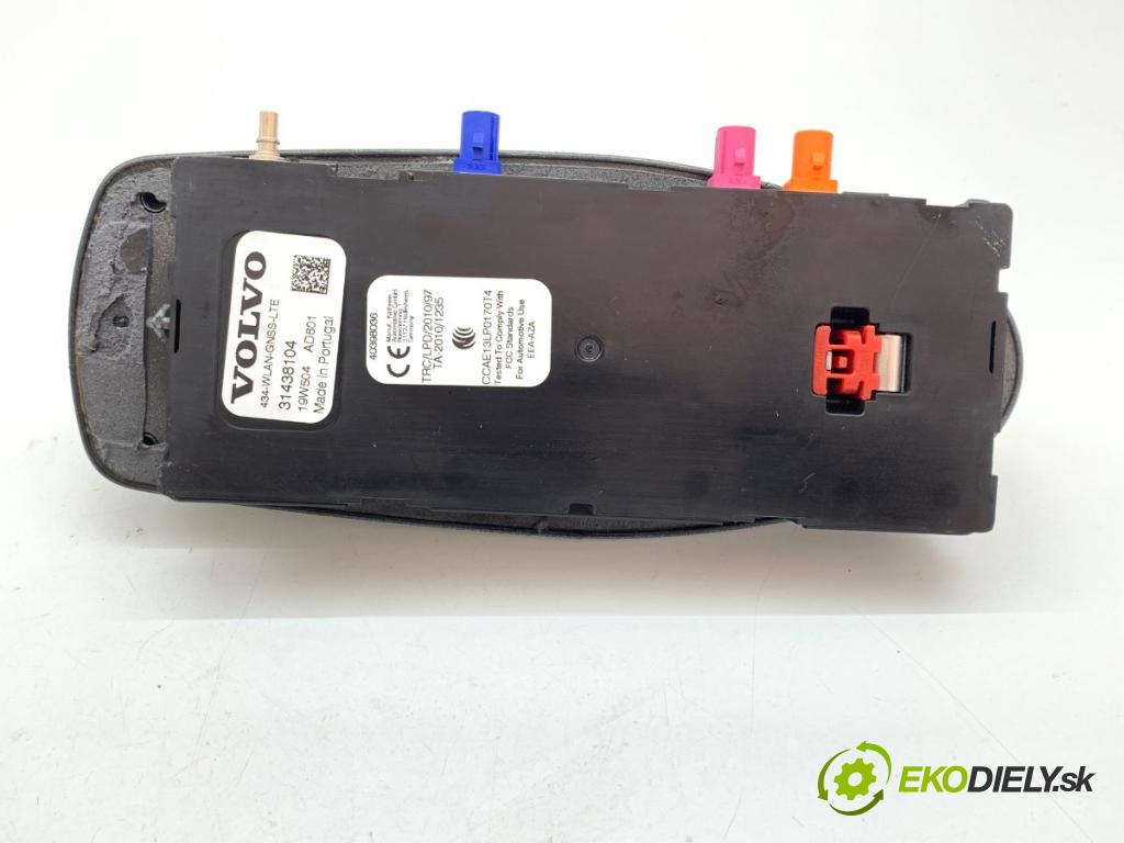 VOLVO S60 III sedan 2020 140 kW T4 1969 ANTENA 31438104