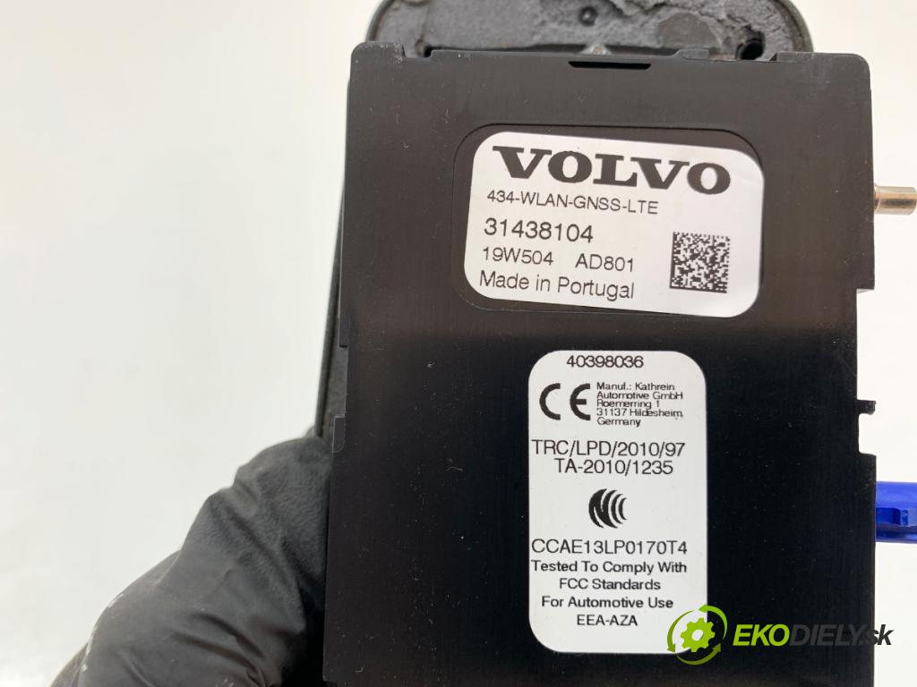 VOLVO S60 III sedan 2020 140 kW T4 1969 ANTENA 31438104