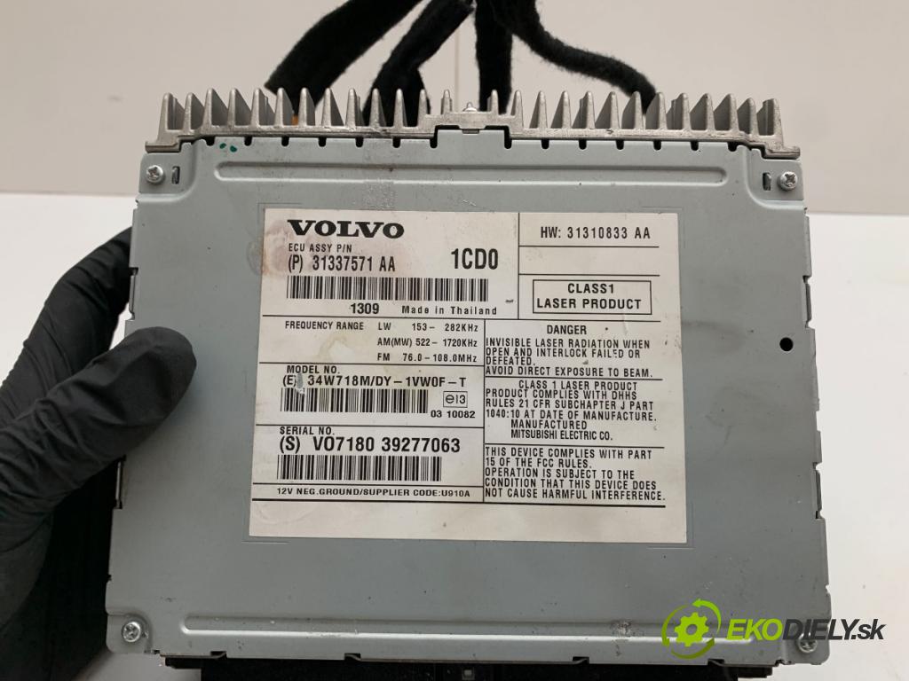 VOLVO V40 liftback 2013 84 kW D2 1560 RADIO 31337571 (Audio zařízení)