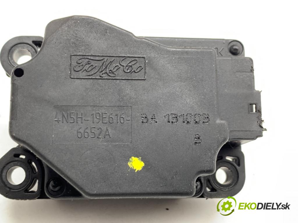 VOLVO V40 liftback 2013 84 kW D2 1560 motor topení 4N5H-19E616-BA