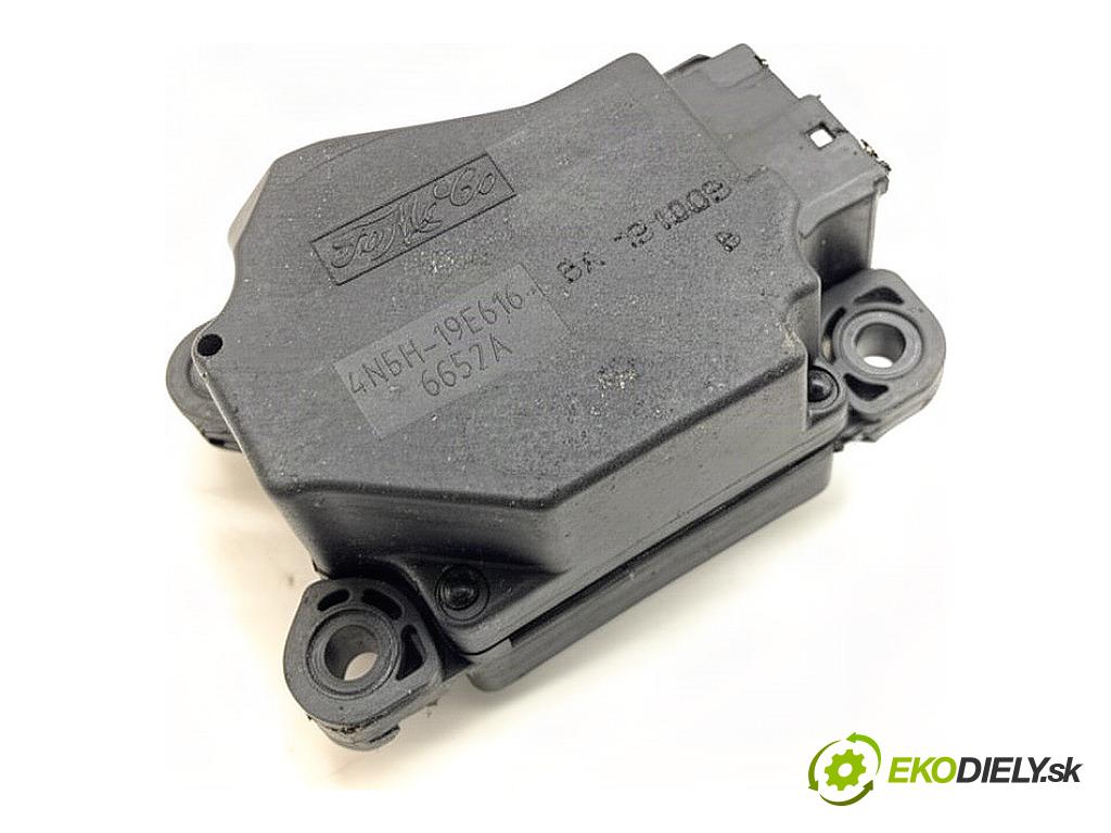 VOLVO V40 liftback 2013 84 kW D2 1560 motor topení 4N5H-19E616-BA