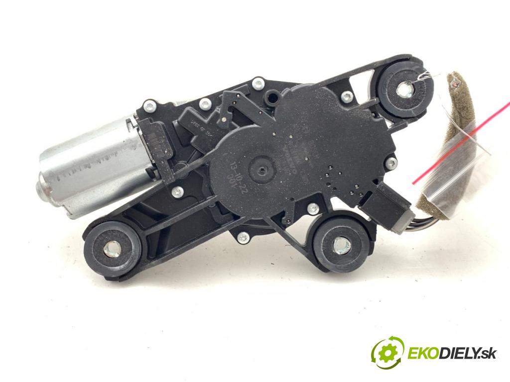 VOLVO V40 liftback 2013 84 kW D2 1560 motor stěračů zadní část 31294492