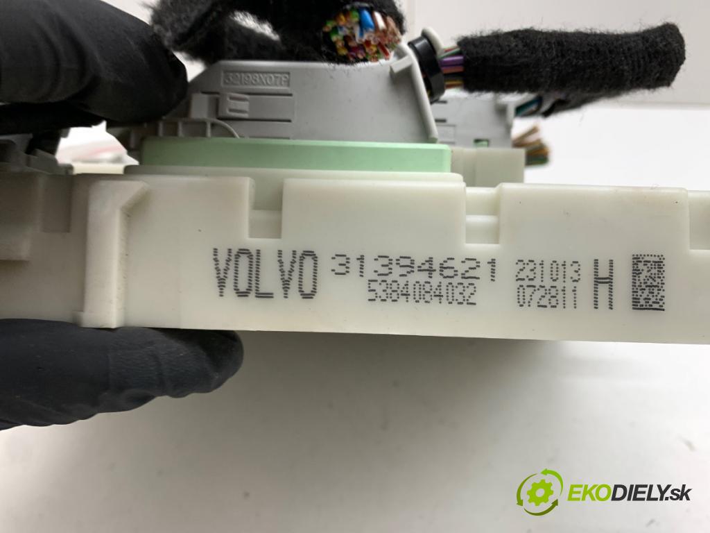 VOLVO V40 liftback 2013 84 kW D2 1560 modul BSI 31394621 (Pojistková skříňka)