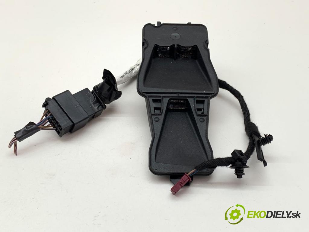 VOLVO V40 liftback 2013 84 kW D2 1560 KAMERA okna prednej P31360888