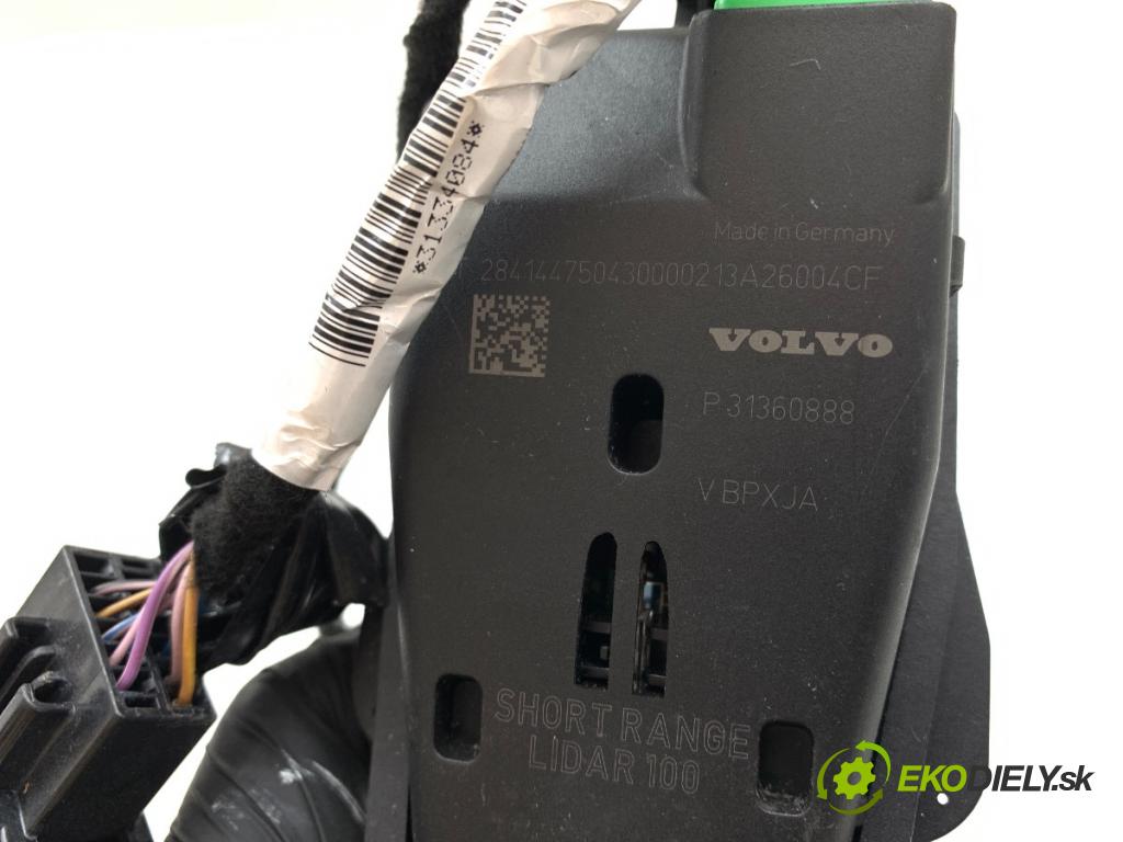 VOLVO V40 liftback 2013 84 kW D2 1560 KAMERA okna prednej P31360888