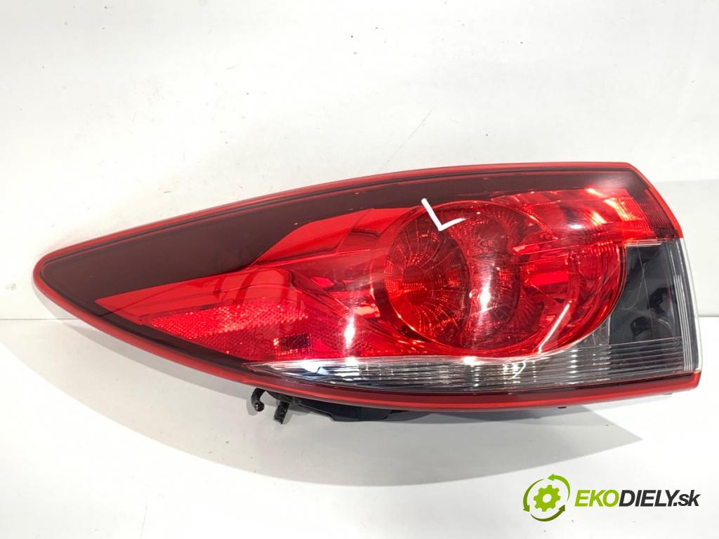 MAZDA 6 GJ sedan 2014 141 kW 2.5 (GJ5FP) 2488 světlo levý zadní část 