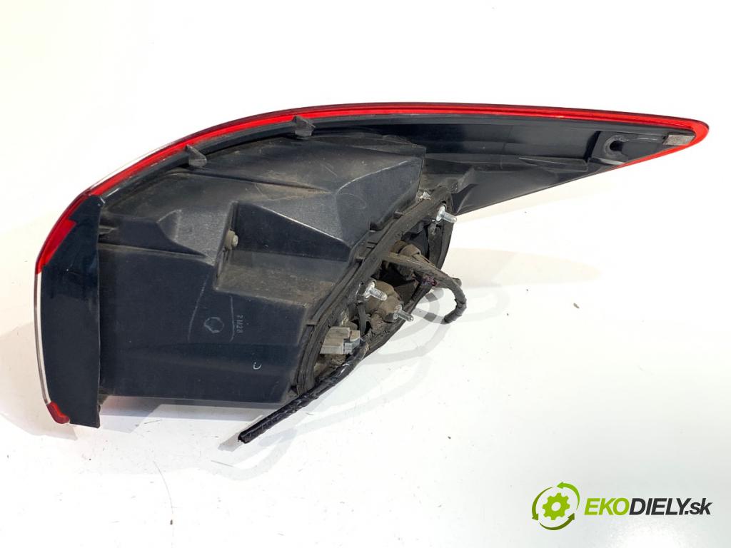 MAZDA 6 GJ sedan 2014 141 kW 2.5 (GJ5FP) 2488 Svetlo ľavy zad
