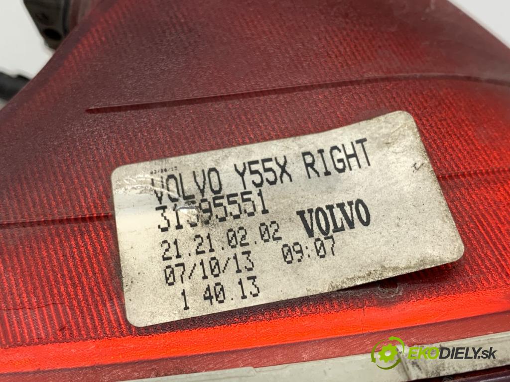 VOLVO V40 liftback 2013 84 kW D2 1560 světlo nárazníka pravý zadní část 31395551