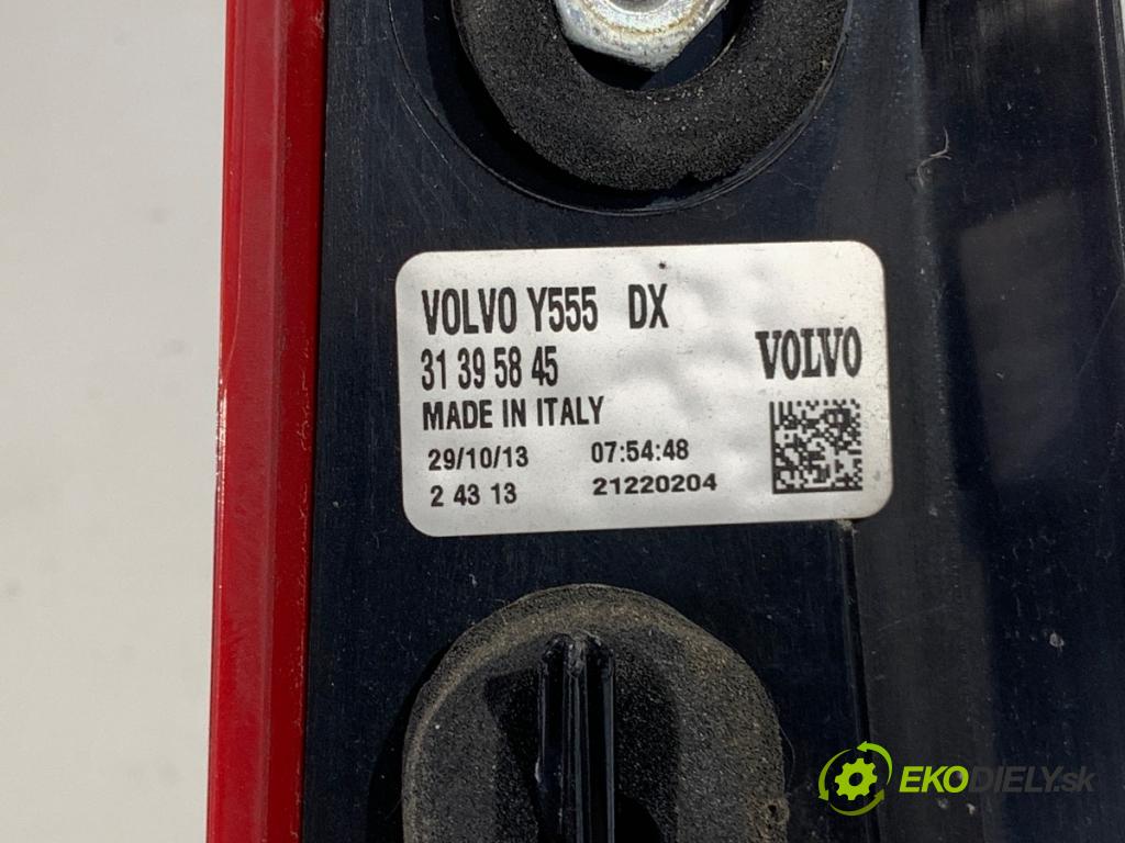 VOLVO V40 liftback 2013 84 kW D2 1560 světlo pravý zadní část 31395845