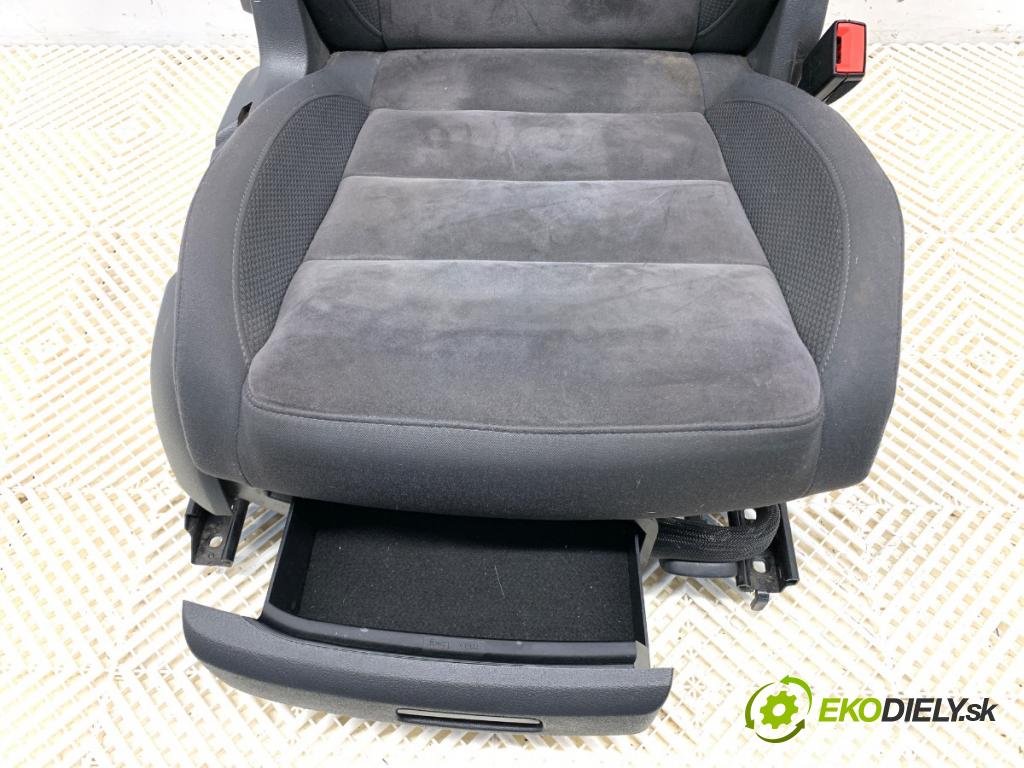 VW TOURAN nadwozie wielkoprzestrzenne (MPV) 2015 130 kW 2.0 TDI 1968 Sedadlo pravy predný