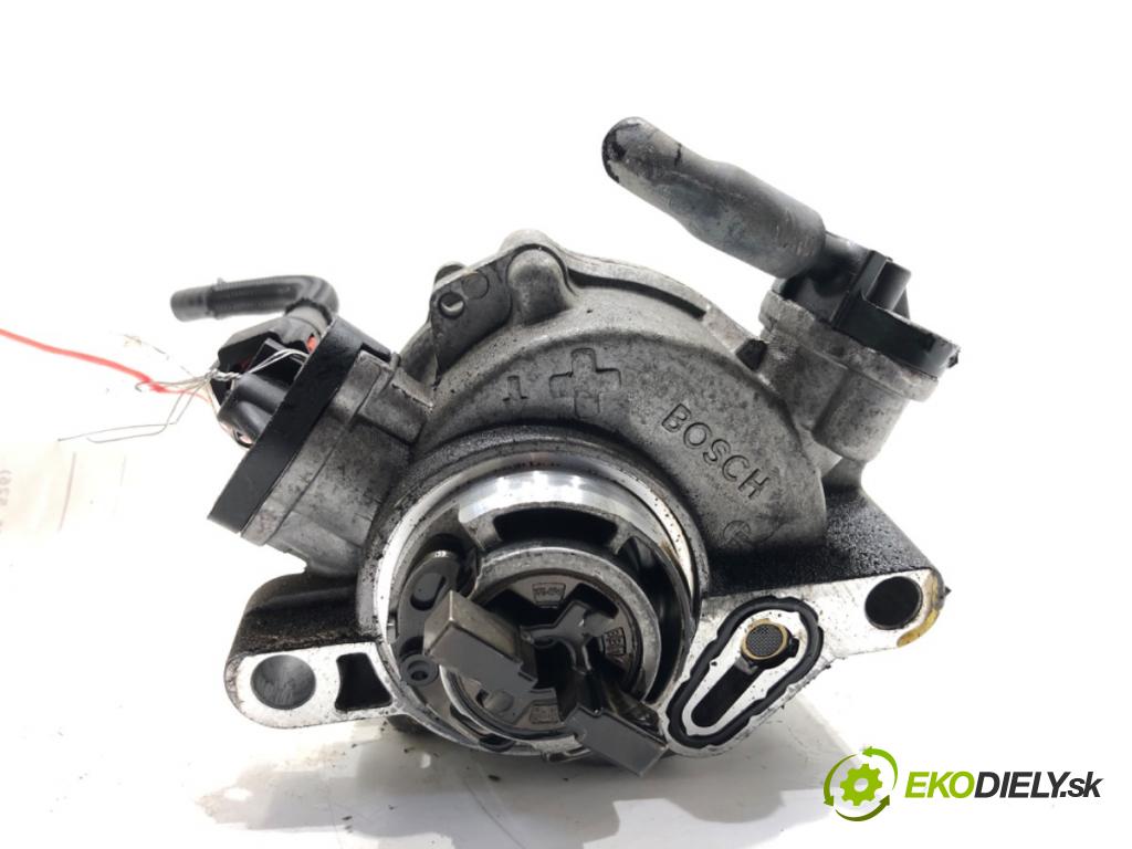 VOLVO V40 liftback 2013 84 kW D2 1560 Pumpa vákuová 9804021880