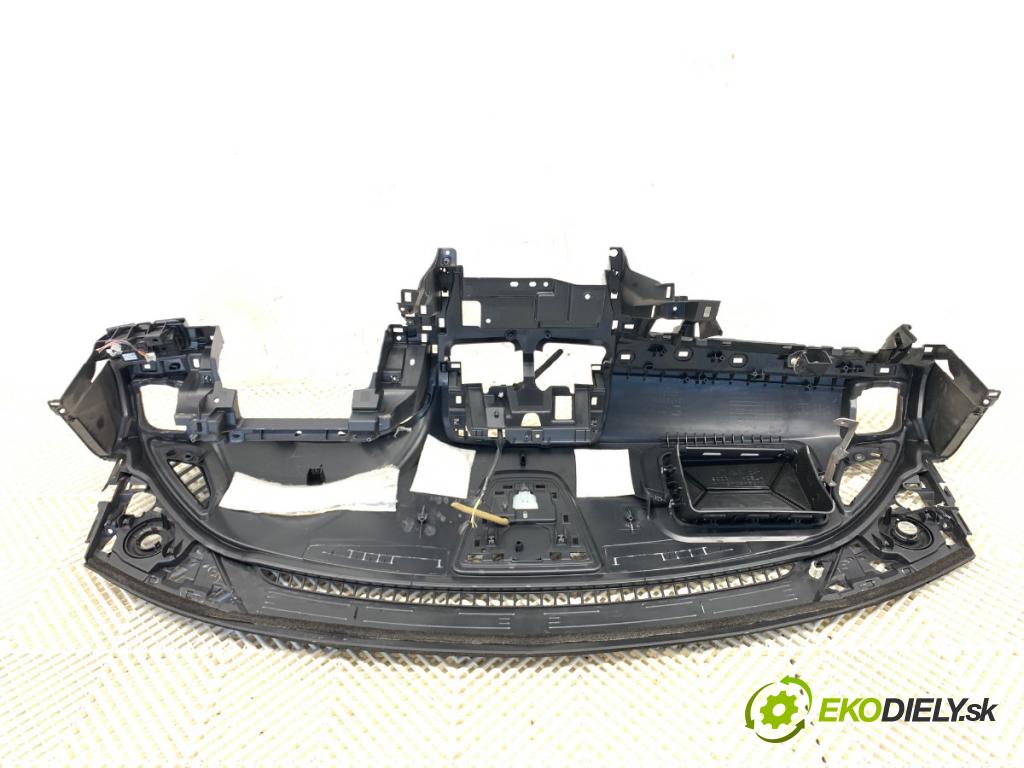MAZDA 6 GJ sedan 2014 141 kW 2.5 (GJ5FP) 2488 palubní doska GHP960350 (Palubní deska)