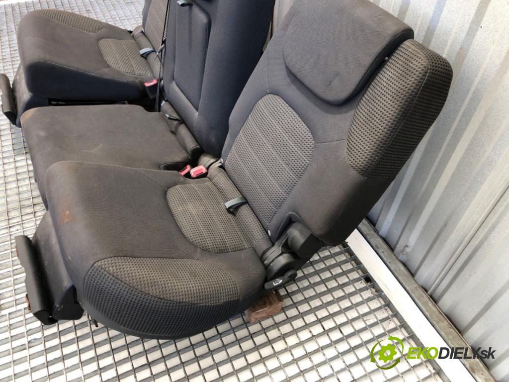 NISSAN PATHFINDER R51 SUV 2007 120 kW 2.5 dCi 4WD 2488 Sedadlo druhý rad