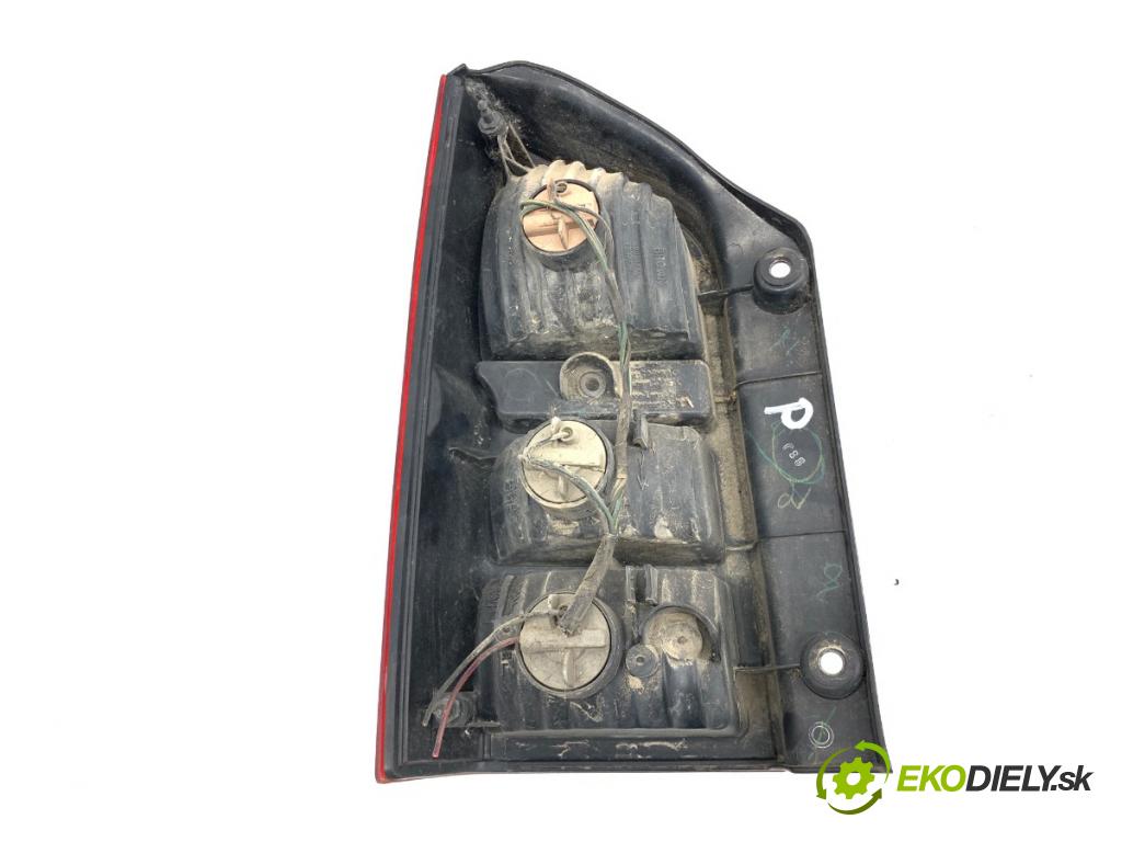 NISSAN PATHFINDER R51 SUV 2007 120 kW 2.5 dCi 4WD 2488 světlo pravý zadní část