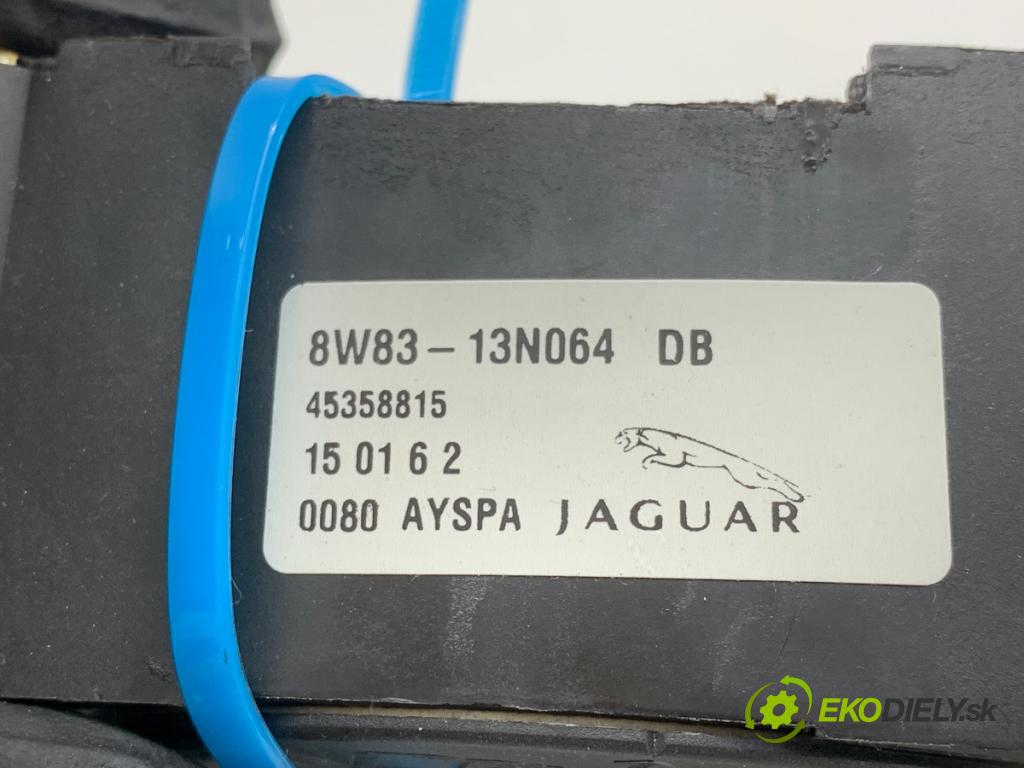 JAGUAR XJ sedan 2015 250 kW 3.0 SCV6 2995 kroužek slimák airbag 8W83-13N064-DB (Airbag)